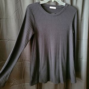 Black long-sleeved cutout back